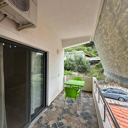 Otel Hyso Vela Piqeras