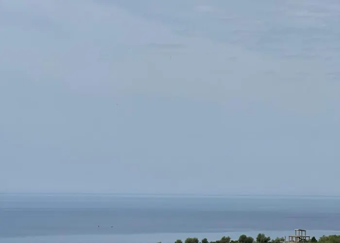 Hyso Vela Otel Piqeras