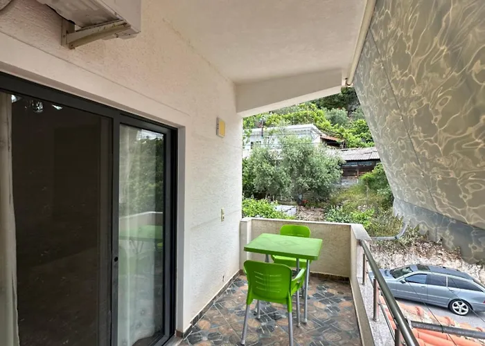 Otel Hyso Vela Piqeras