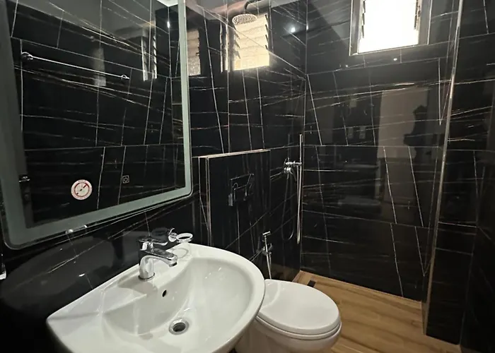 Hyso Vela 3* Piqeras