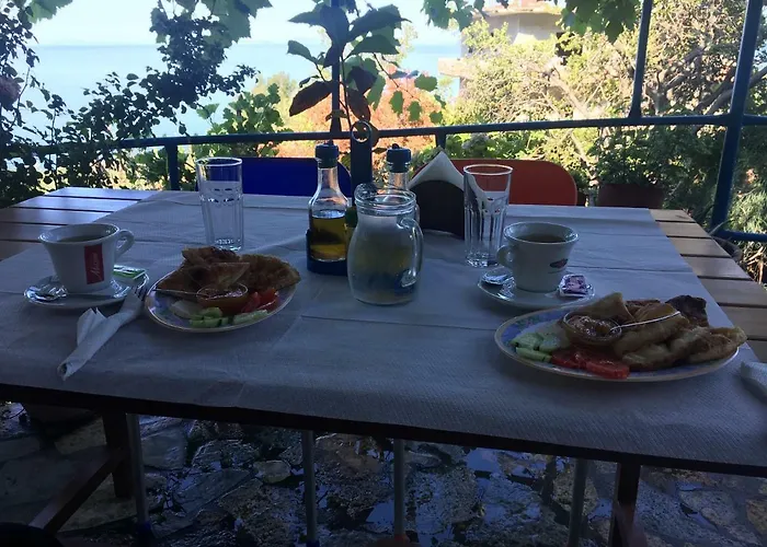 Hyso Vela 3* Piqeras